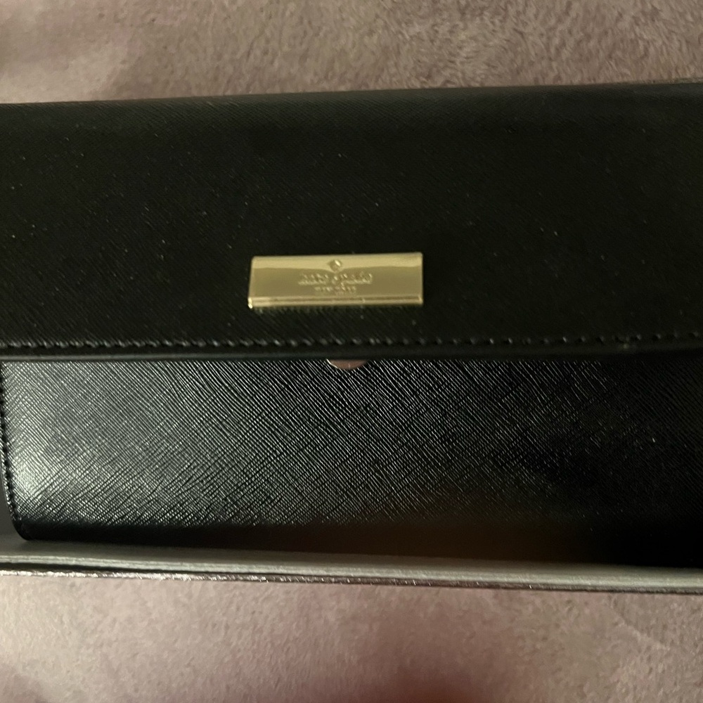 Kate Spade wristlet EUC retail $199